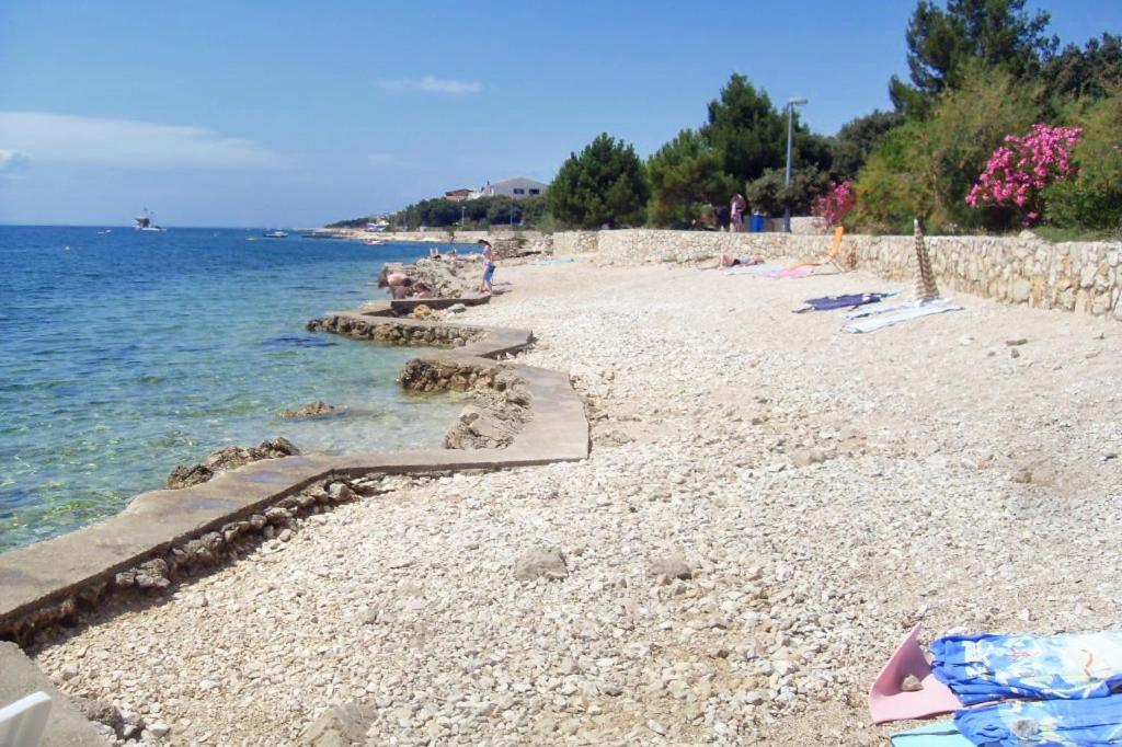 קולאן Apartments By The Sea Mandre, Pag - 8655 מראה חיצוני תמונה