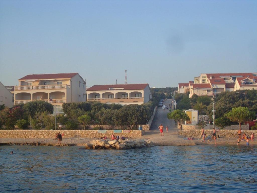 קולאן Apartments By The Sea Mandre, Pag - 8655 מראה חיצוני תמונה