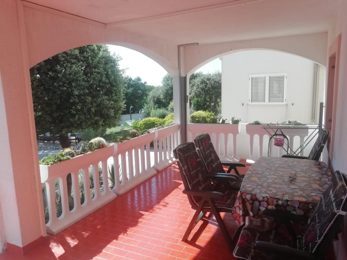 קולאן Apartments By The Sea Mandre, Pag - 8655 מראה חיצוני תמונה