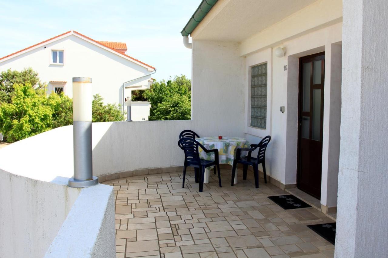 קולאן Apartments By The Sea Mandre, Pag - 8655 מראה חיצוני תמונה